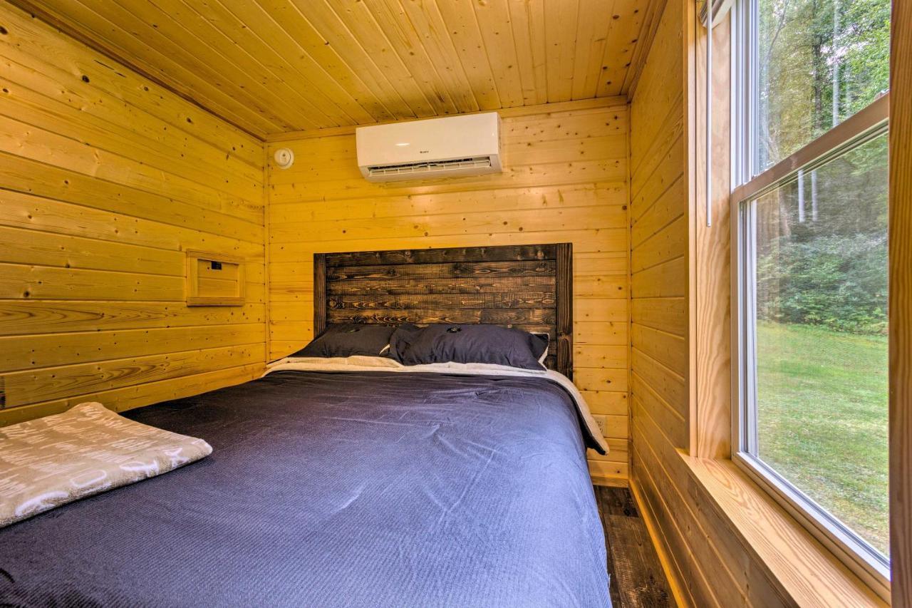 Quaint Mtn Cabin Tiny Living Near Big Adventure ブレバード エクステリア 写真