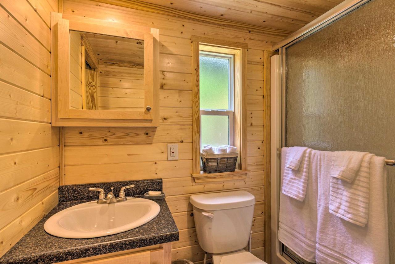 Quaint Mtn Cabin Tiny Living Near Big Adventure ブレバード エクステリア 写真