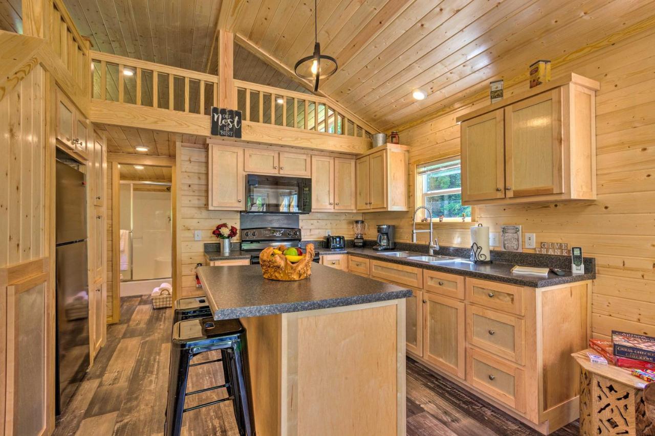 Quaint Mtn Cabin Tiny Living Near Big Adventure ブレバード エクステリア 写真