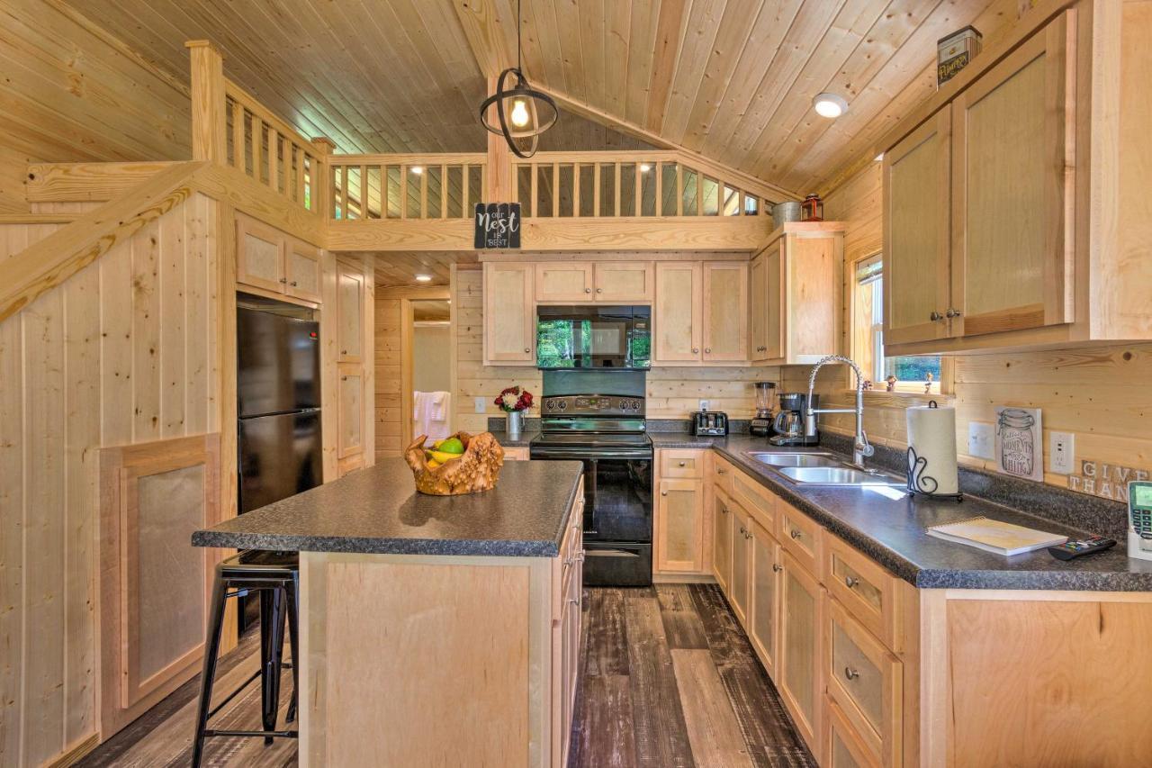 Quaint Mtn Cabin Tiny Living Near Big Adventure ブレバード エクステリア 写真