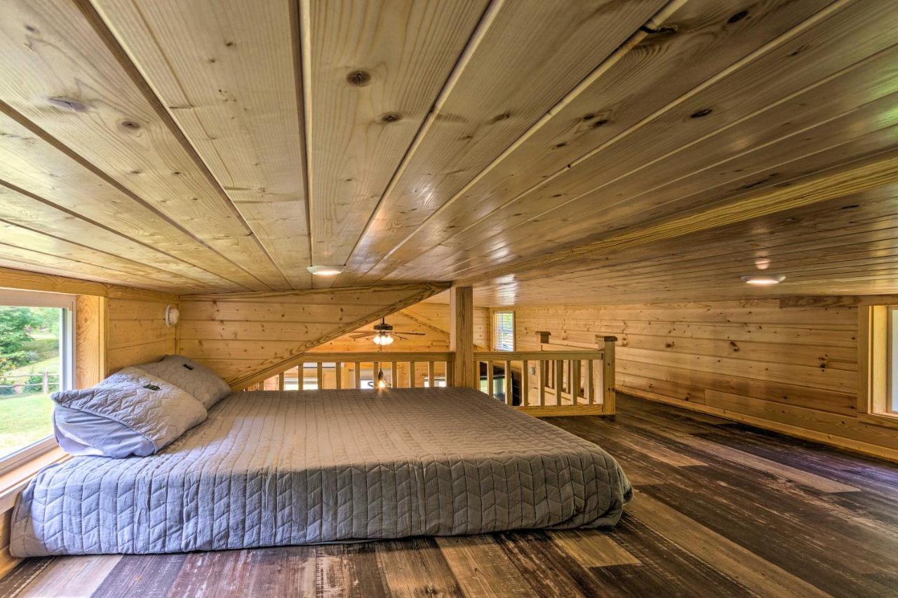Quaint Mtn Cabin Tiny Living Near Big Adventure ブレバード エクステリア 写真